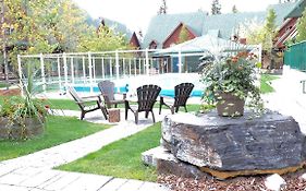 Mystic Pool & Hot Tub Hosted By Little Sister Getaways